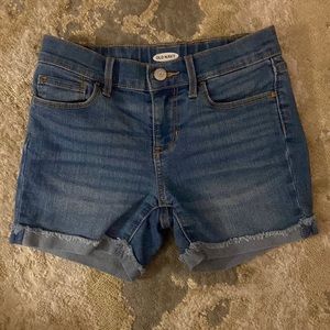 Girl’s Old Navy jean shorts, size 8.
